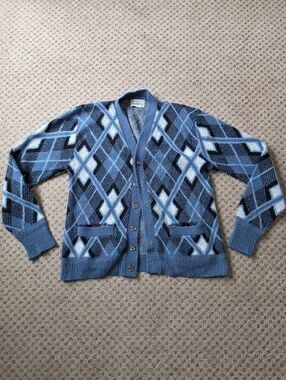 Vintage Men's Blue Argyle Button-Front Cardigan Sweater